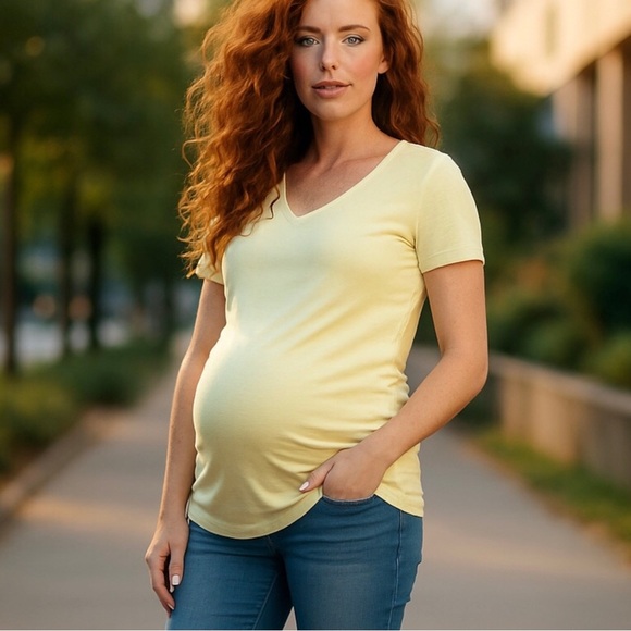 Maternity Sonoma Goods For Life Yellow Essential SS V-Neck Tee Size Small - Picture 1 of 7